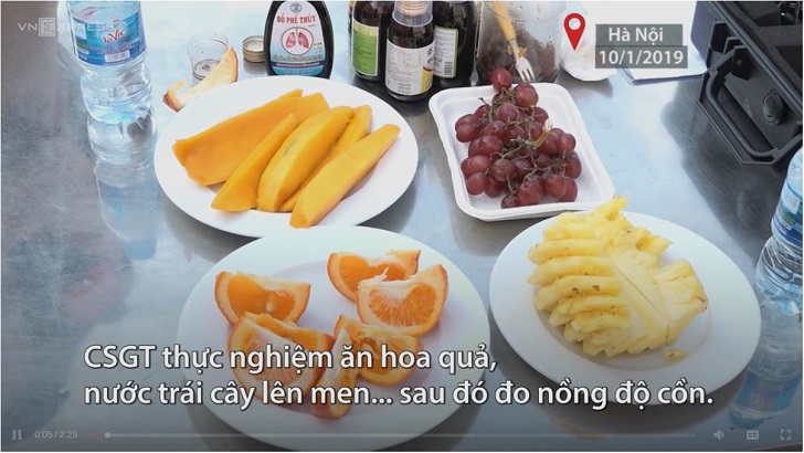 Thực nghiệm ăn hoa quả đo nồng độ cồn