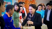Chủ tịch Quốc hội Nguyễn Thị Kim Ngân thăm, chúc Tết công nhân, người lao động