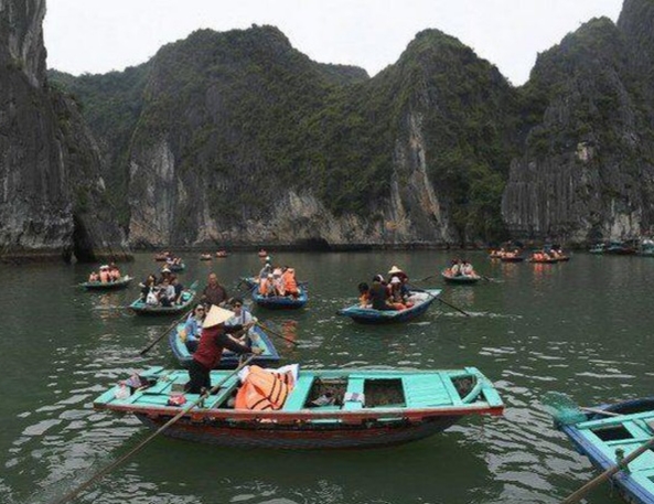 Lật đò ở vịnh Hạ Long, nữ du khách Hàn Quốc tử vong ngày mùng 1 Tết