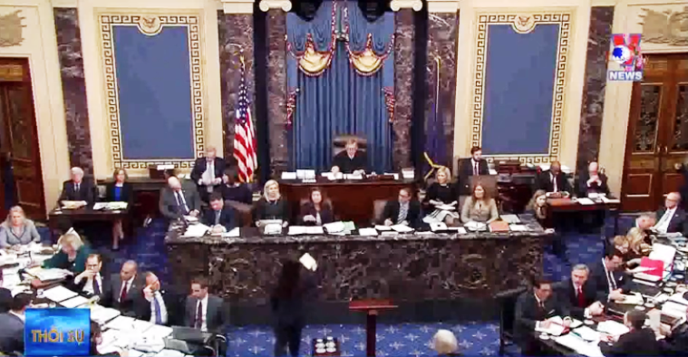 Thượng viện Mỹ bắt đầu ngày chất vấn thứ 2 luận tội tổng thống