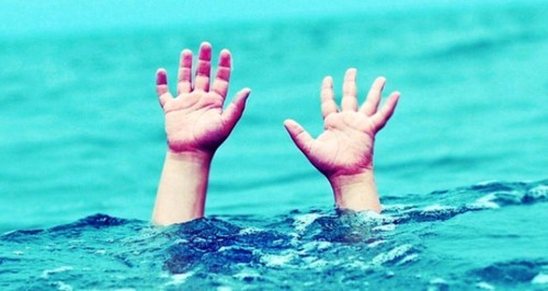 Về nhà ngoại dự đám giỗ, 2 anh em ruột đuối nước thương tâm