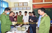 Bắt đối tượng vận chuyển 12 bánh heroin từ Kon Tum về Ninh Bình