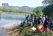Ghe chở 12 người chìm trên sông La Ma, 3 người mất tích
