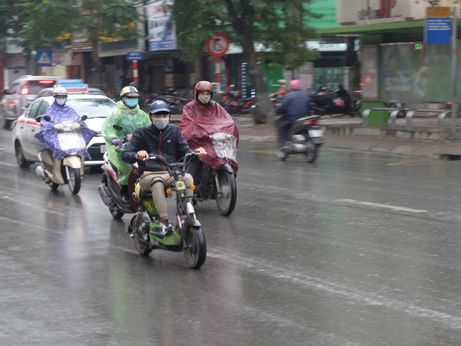 Bắc Bộ có mưa nhỏ vài nơi, ngày nắng