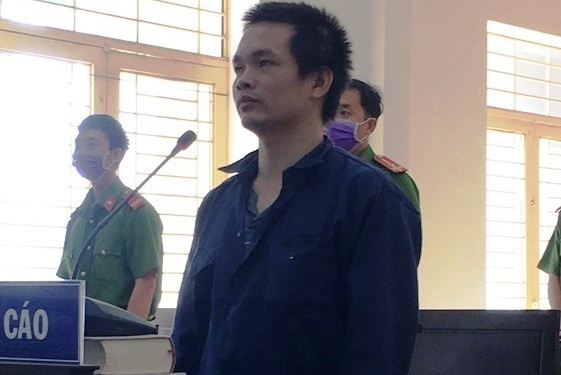 Phê ma túy, nửa đêm bắt bố, mẹ và em ruột hít chung ma túy