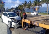 Xe ô tô gây tai nạn liên hoàn khiến 3 người bị thương