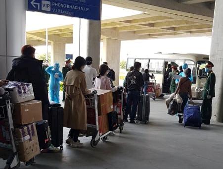 Gần 100 người từ Hàn Quốc vừa về đến Hải Phòng