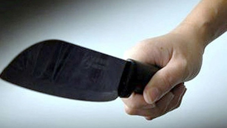 Nghi ông chủ yểm bùa , nam thanh niên dùng dao truy sát