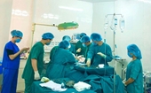 Phẫu thuật cứu sống một bệnh nhân bị cắt đứt 20cm ở vùng cổ