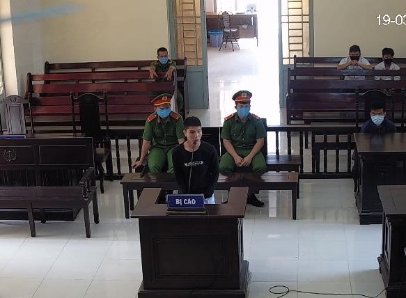 Đánh vỡ đầu Công an để trả thù chuyện cũ