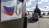 Hàng viện trợ Nga đến Italy, Mỹ đưa 500 000 bộ xét nghiệm về nước
