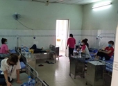 9 nữ công nhân mang thai cùng gần 100 đồng nghiệp phải nhập viện vì nghi ngộ độc