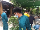 Nam thanh niên mặc áo grab rút súng bắn loạn xạ tại quán cafe