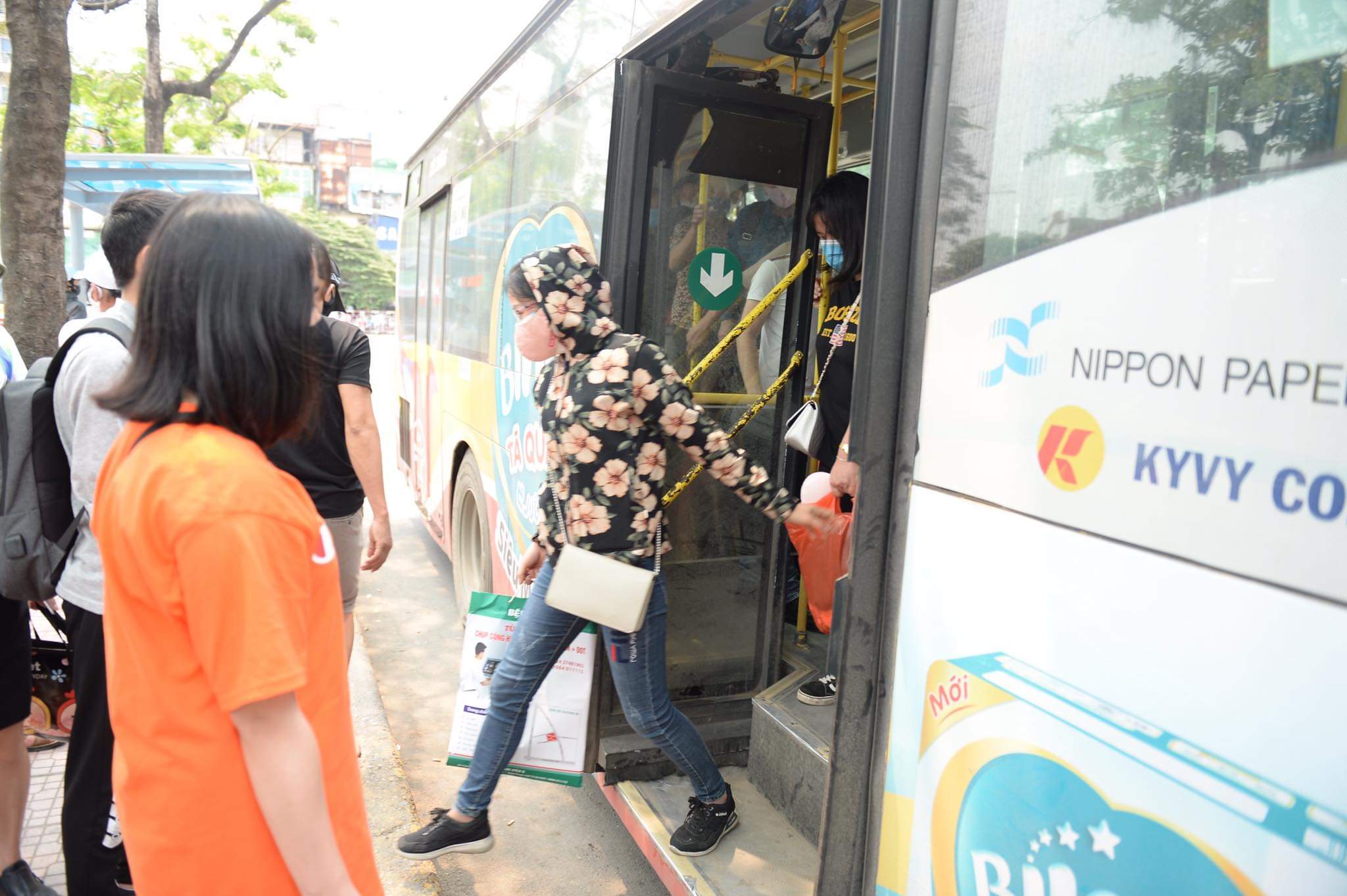 Dừng toàn bộ xe khách liên tỉnh, taxi, xe buýt trong các thành phố