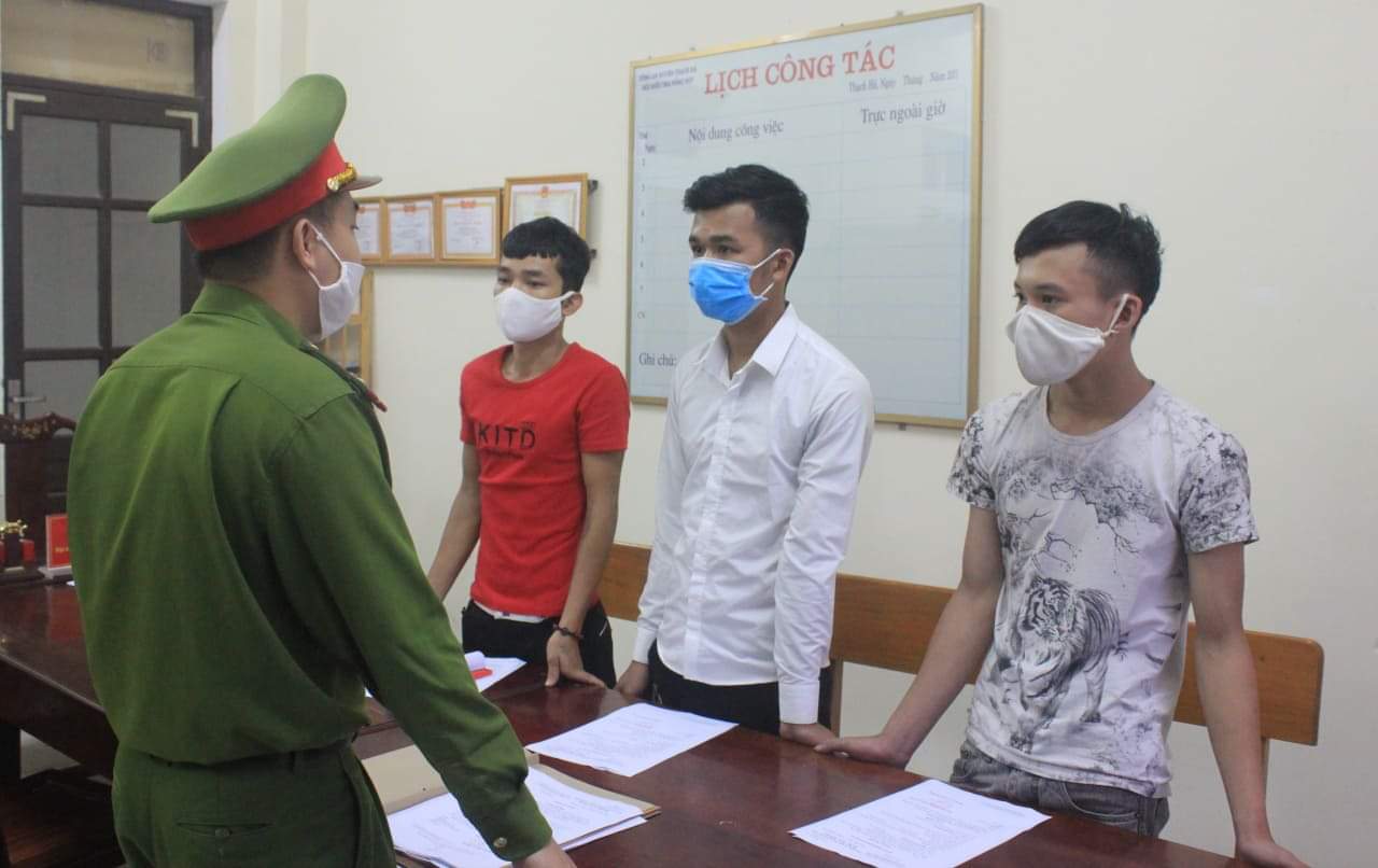 Lập băng cướp điện thoại giữa mùa dịch