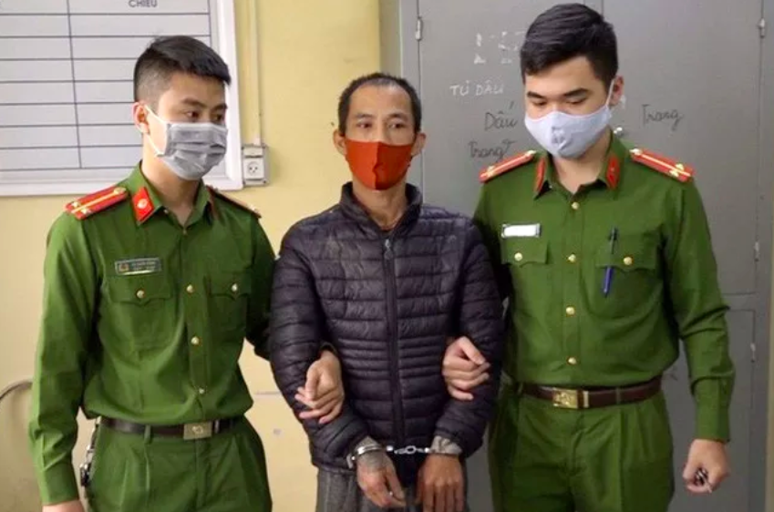 Dọa chém Chủ tịch phường đang đi phòng, chống dịch COVID-19