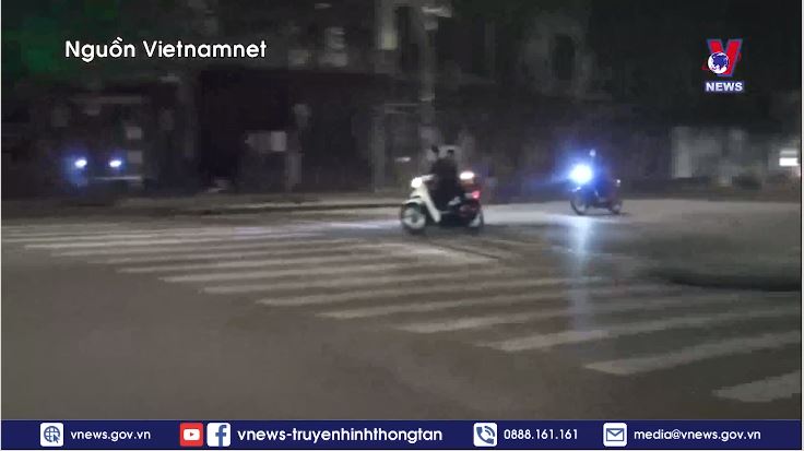 Yêu cầu xử lý nghiêm vụ tụ tập đua xe quanh Hồ Gươm