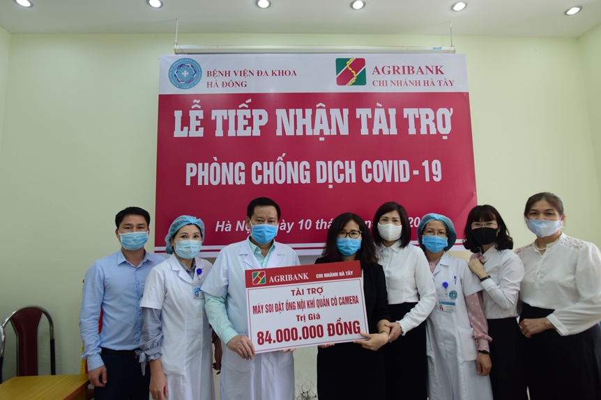 Tặng máy soi đặt ống nội khí quản cho bệnh viện đa khoa Hà Đông