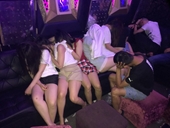 24 nam, nữ mở tiệc ma túy cùng chủ quán tại phòng vip karaoke