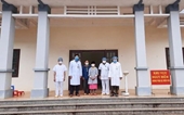 Thiếu nữ ở Hà Giang khỏi bệnh, Việt Nam đã chữa khỏi 220 ca nhiễm COVID-19
