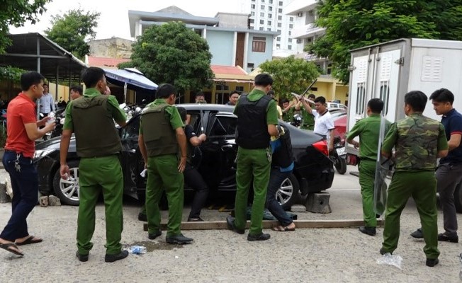 Chém 2 Cảnh sát bị thương, bỏ chạy rồi gây tai nạn chết người