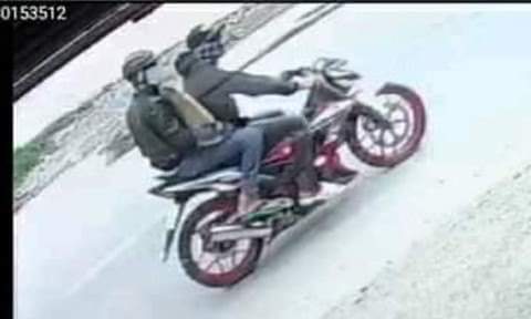 Truy lùng 2 thanh niên táo tợn cướp tiệm vàng ngày 30 4