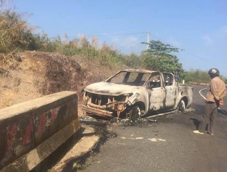 Điều tra nguyên nhân 1 người chết biến dạng trong xe ô tô bị cháy rụi