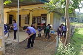 VKSND, Công an huyện Hương Sơn giúp dân xây dựng nông thôn mới