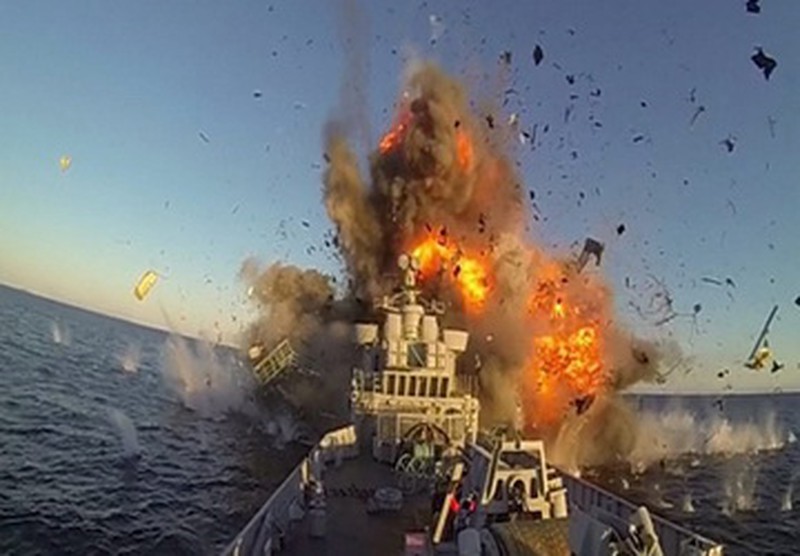 Iran chính thức lên tiếng về tàu chiến bị trúng tên lửa tập trận ở Vịnh Ba Tư