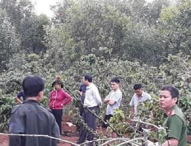 Điều tra nguyên nhân một người phụ nữ chết bất thường bên bờ suối