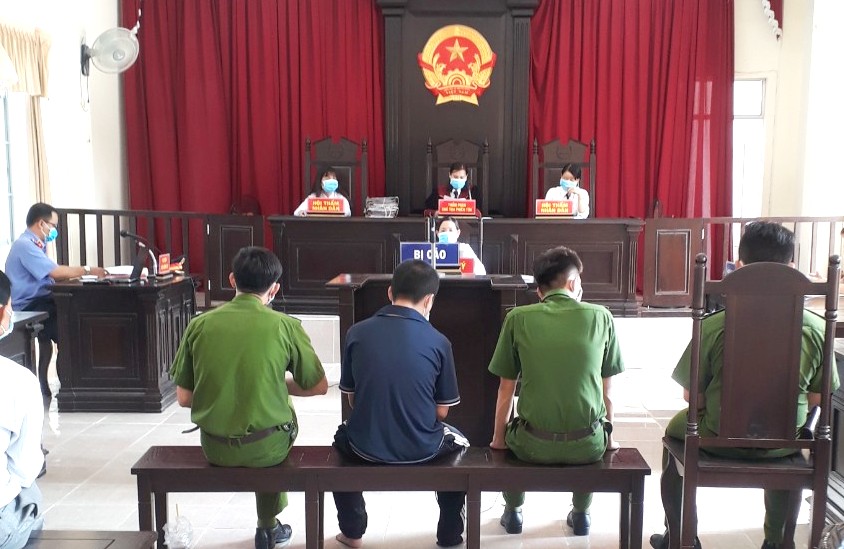 “Siêu trộm” ăn mặc lịch sự lẻn vào các cơ quan trộm cắp tài sản