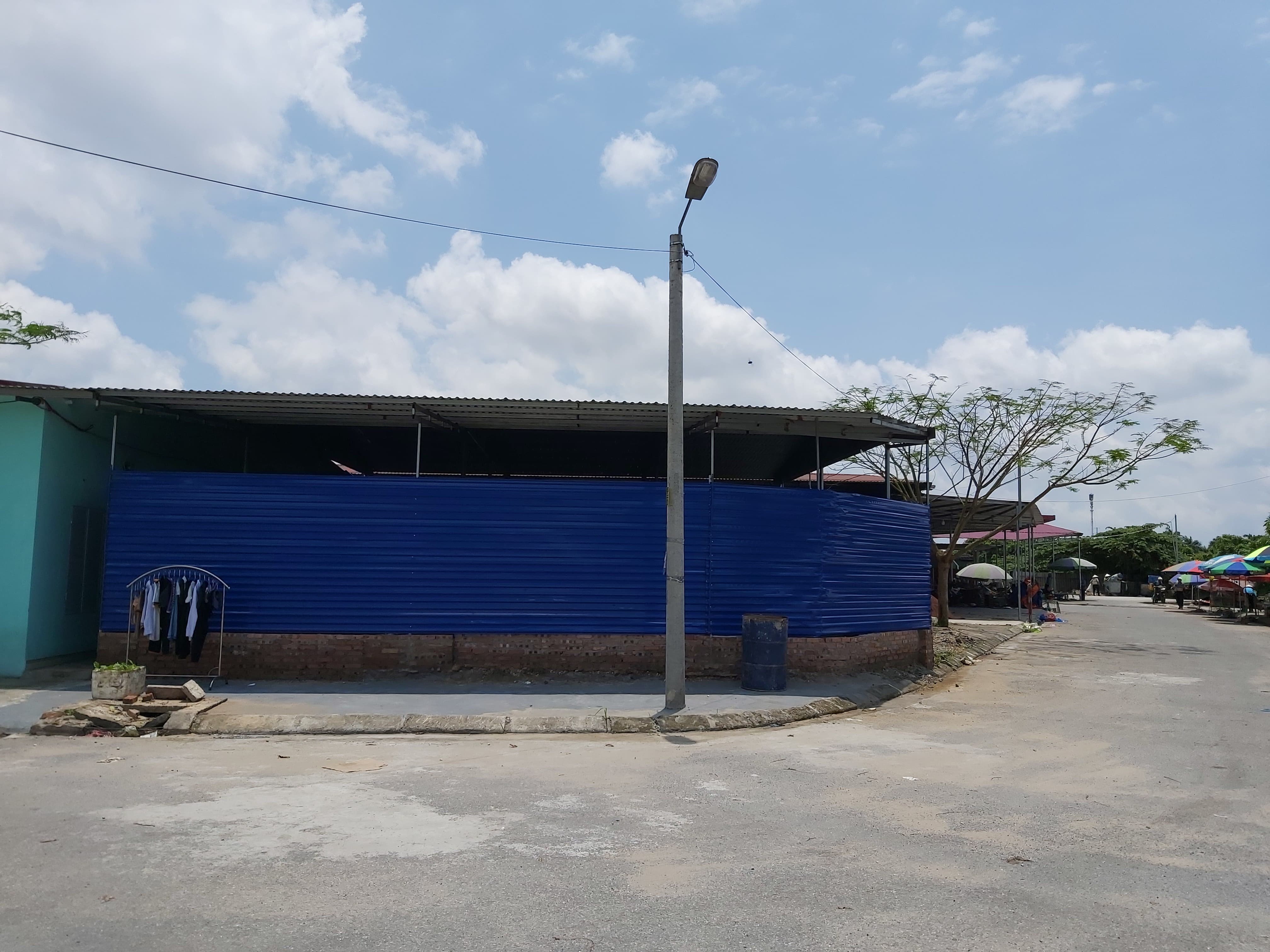 Giang hồ “nhảy dù” chiếm đất chợ ở Hải Phòng