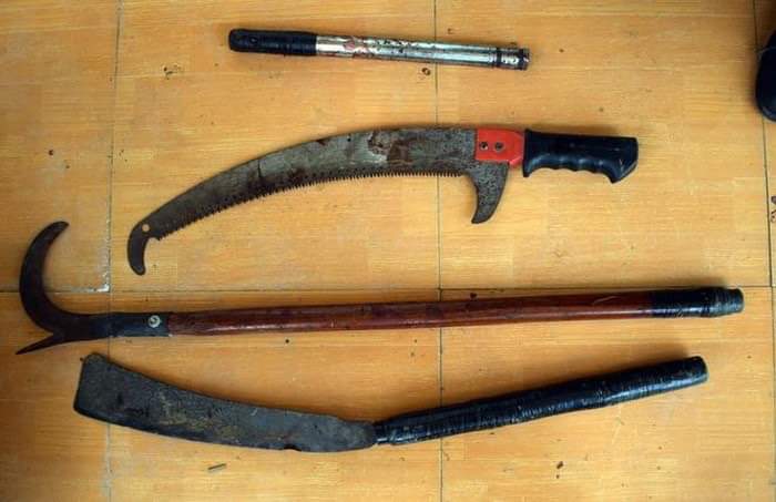 Ngáo đá chém mẹ, sát hại con trai 3 tuổi rồi tự tử