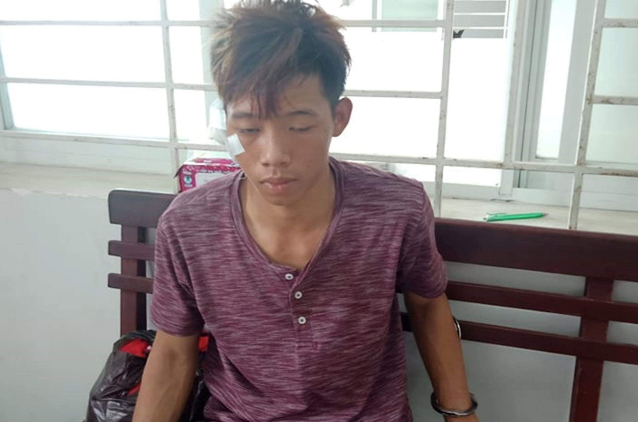 Sát hại bạn nhậu vì bị cắt tai