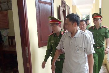 Bắt 2 cán bộ ở Thanh Hóa bán cả ha đất trái thẩm quyền