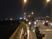 Nam sinh viên để lại ba lô trên cầu Bình Triệu nhảy cầu tự tử