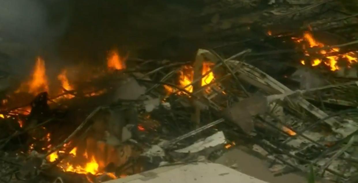 Hỏa hoạn thiêu rụi kho hàng khổng lồ 1,1 triệu m2 của Amazon ở Mỹ