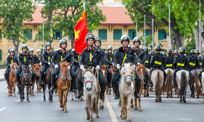 Ra mắt lực lượng Cảnh sát cơ động Kỵ binh