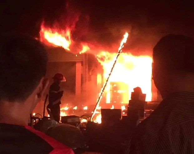 Hé lộ nguyên nhân vụ Chồng chở con đi học  vợ cùng người đàn ông lạ chết cháy trong nhà