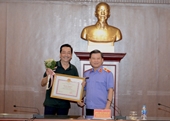 Viện trưởng Lê Minh Trí gặp mặt các nghệ sĩ, diễn viên trong bộ phim “Sinh tử”