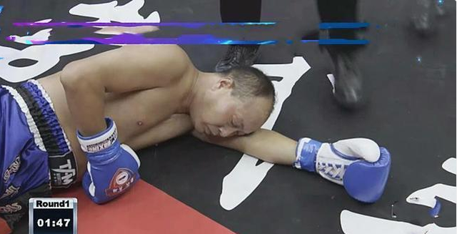 Không tự lượng sức, cao thủ Thái Cực Quyền bị đấm gục sau 80 giây