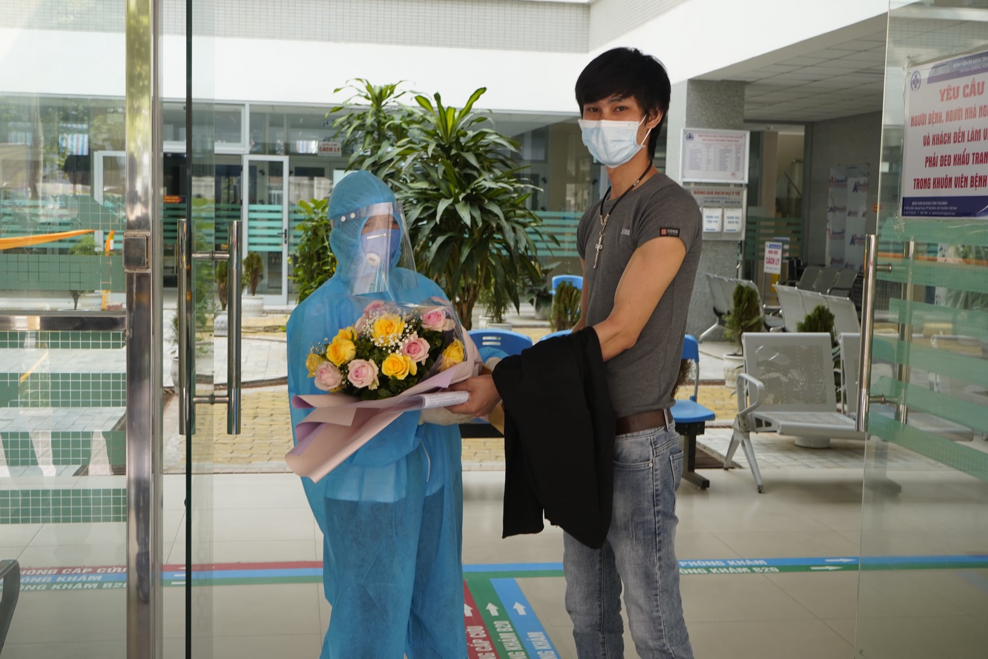 Thêm bệnh nhân khỏi COVID-19, tin cực vui về phi công người Anh