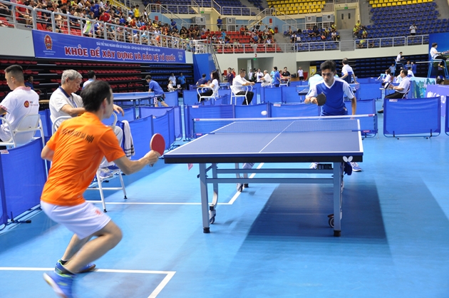 Những trận bóng bàn đôi nam đối công quyết liệt