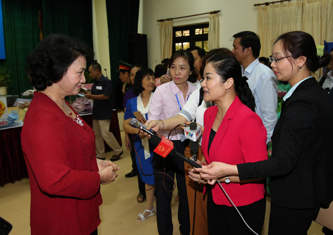 Cân nhắc lựa chọn người đại biểu của nhân dân