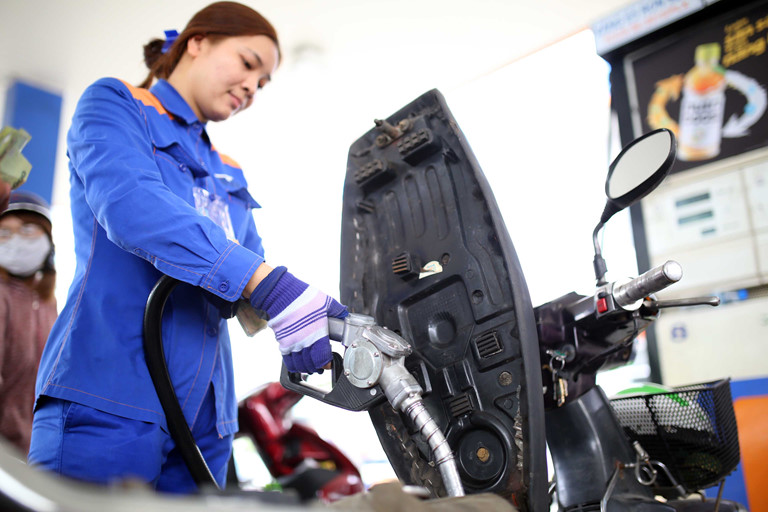 Xăng giữ nguyên giá sau 4 lần điều chỉnh liên tiếp