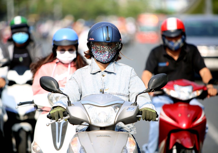 Trung Bộ nắng nóng gay gắt trên 39 độ, vùng núi Bắc Bộ mưa to