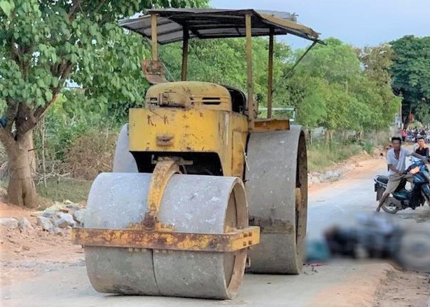Hy hữu Xe lu cán chết một công nhân làm đường ở Đắk Lắk