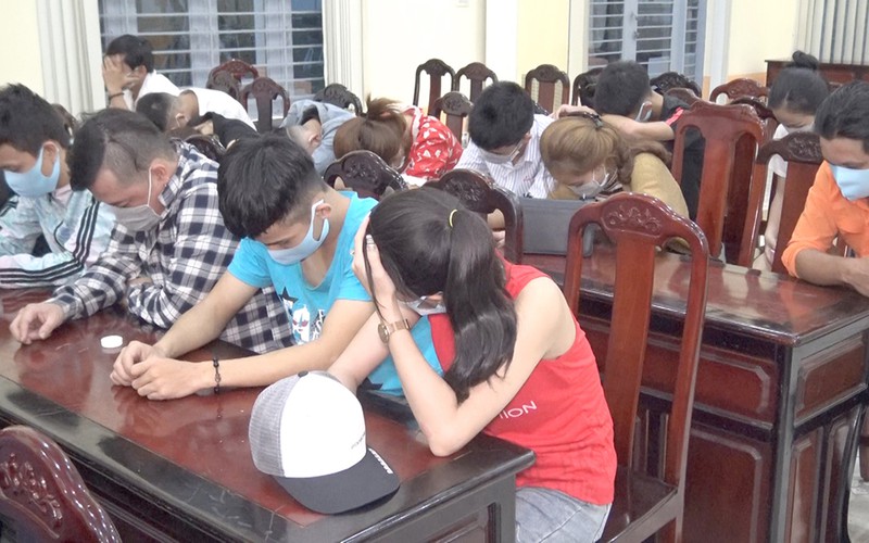 Tạm giữ nhóm sử dụng ma túy mừng sinh nhật