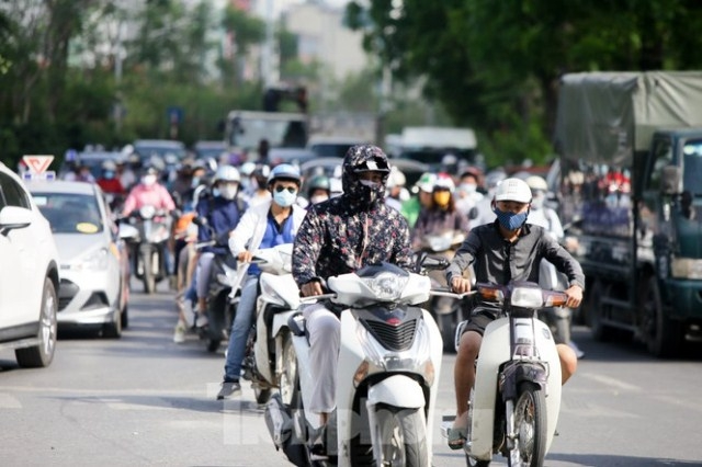 Nắng nóng gia tăng ở Bắc Bộ và Trung Bộ, có nơi hơn 38 độ C