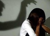 Nam thiếu niên “nghiện” phim đen giở trò đồi bại với 2 bé gái